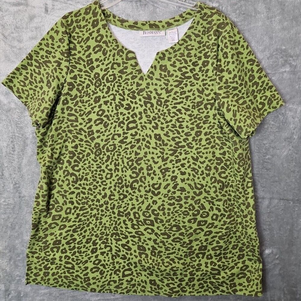 Romans Women's Green Animal Print Top sz Lg  cotton blend short sleeve